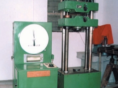 Hydraulic universal tester.jpg